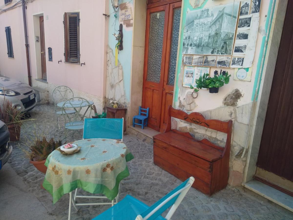 L'Antica Locanda Иглесиас Екстериор снимка